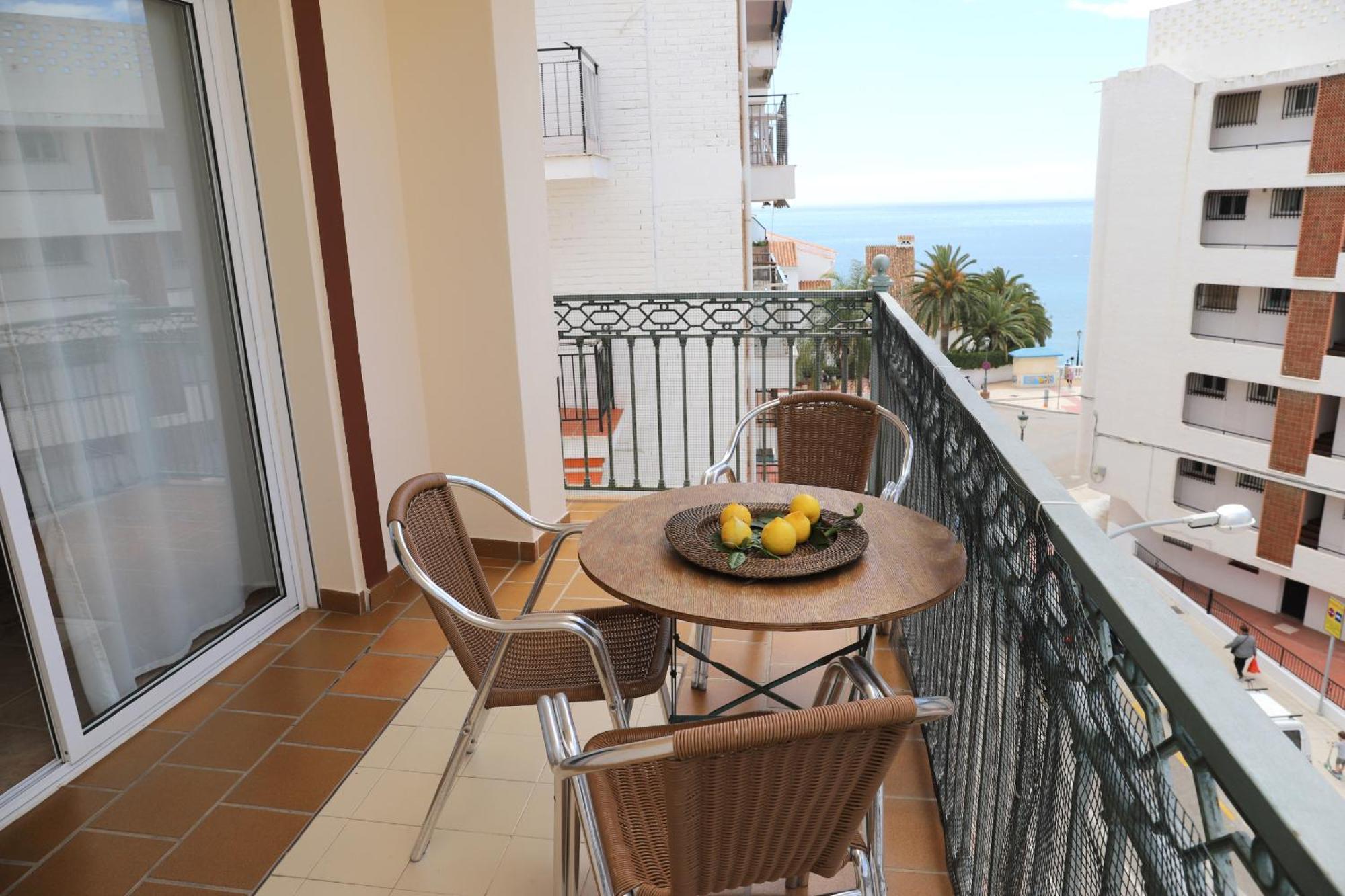 Apartamentos Latin Нерха Экстерьер фото